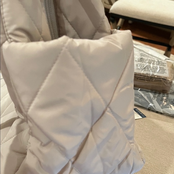 Vera Bradley Pumice Stone Outlet Ultralight Weekender Travel Bag/NWT - Picture 9 of 13